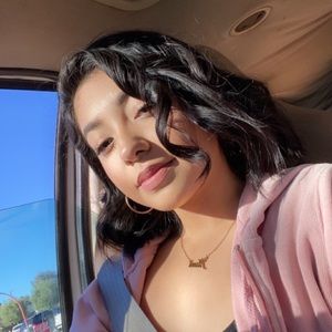 Meet your Posher, Alma